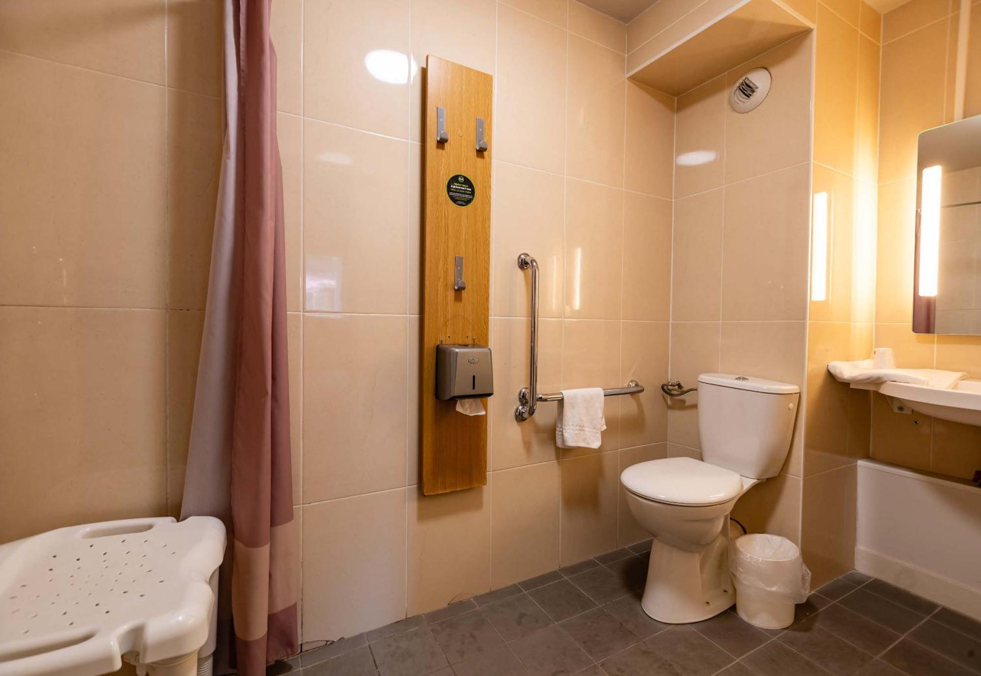 B&B Hotel Grenoble Universite 1 Gières Екстериор снимка