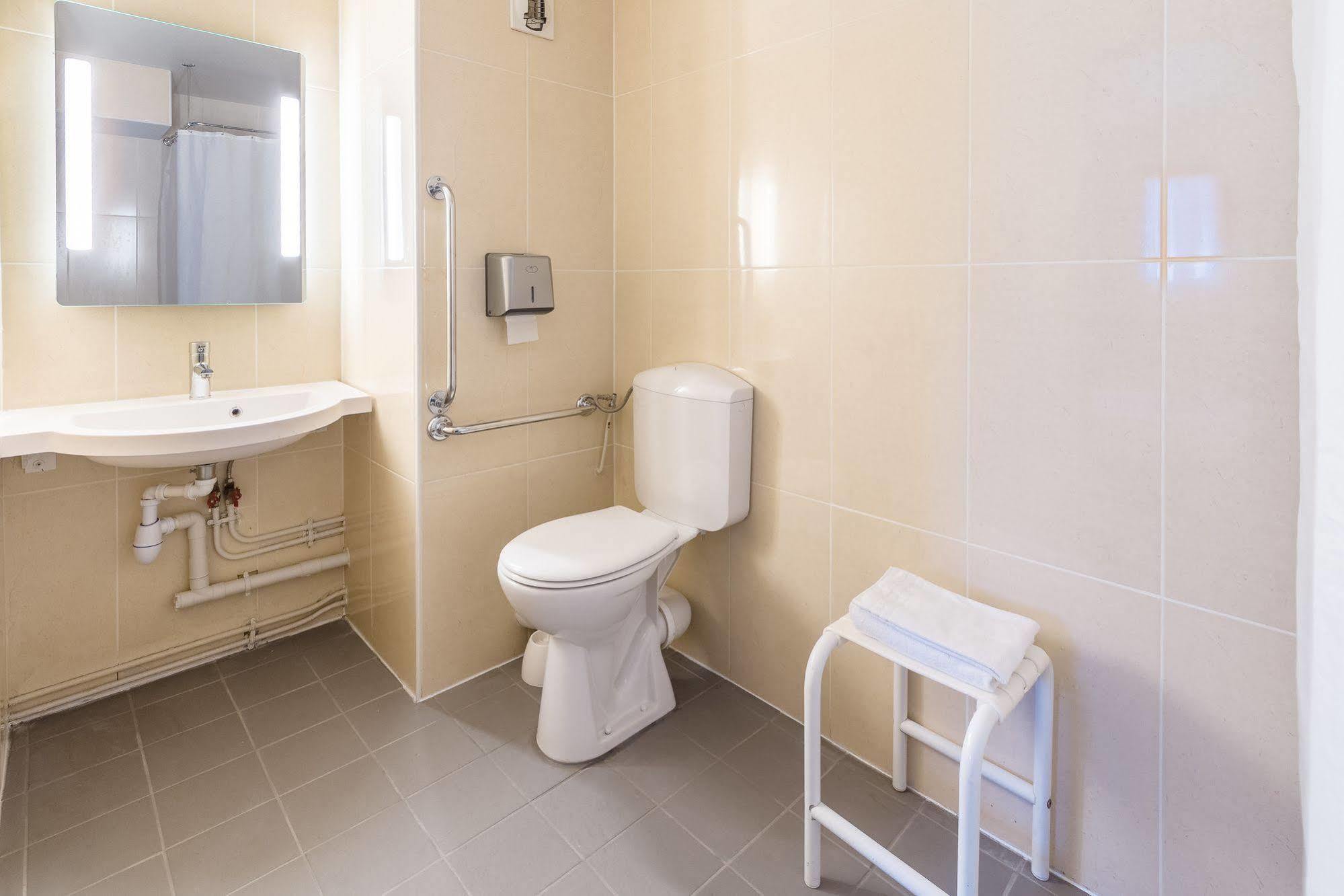 B&B Hotel Grenoble Universite 1 Gières Екстериор снимка