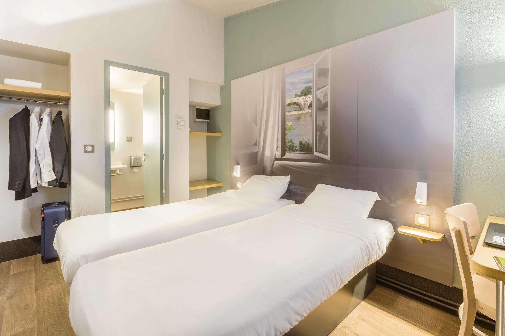 B&B Hotel Grenoble Universite 1 Gières Екстериор снимка