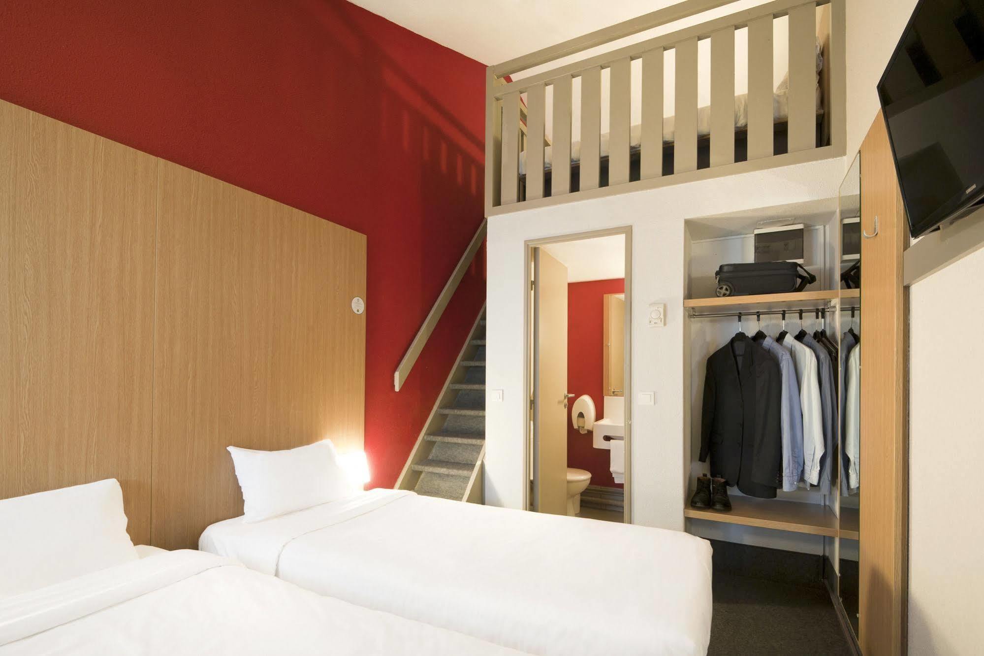 B&B Hotel Grenoble Universite 1 Gières Екстериор снимка