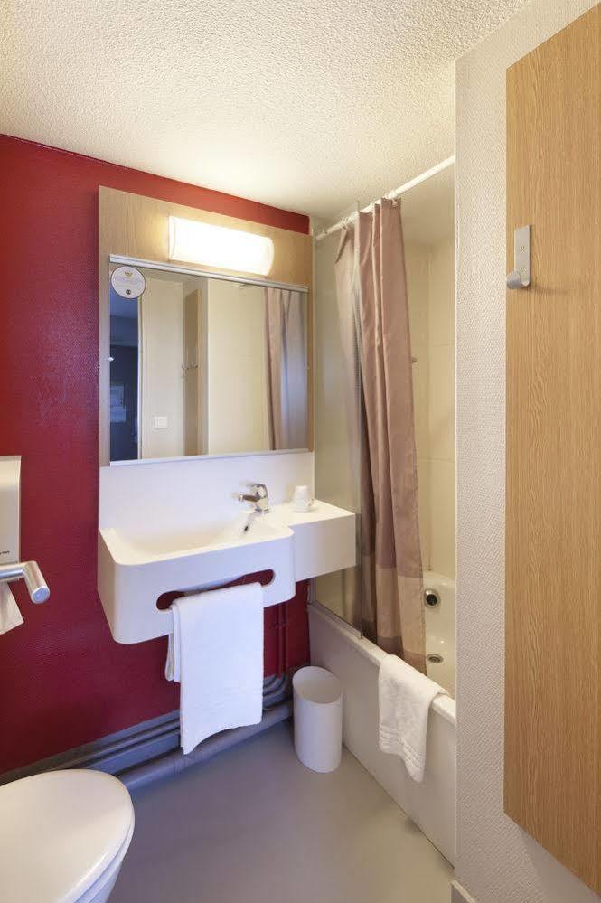 B&B Hotel Grenoble Universite 1 Gières Екстериор снимка