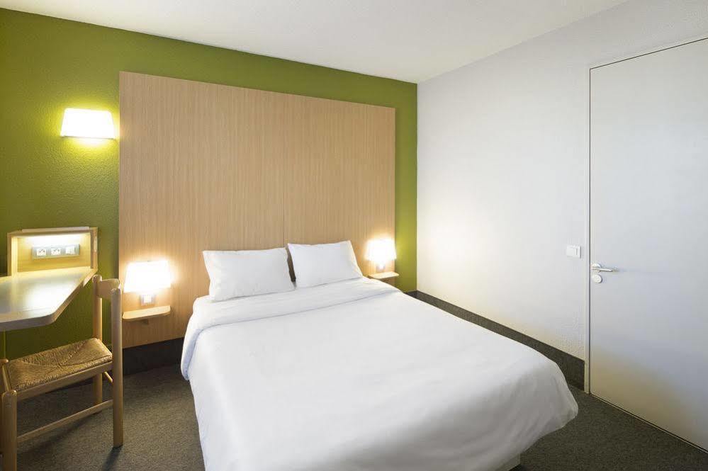 B&B Hotel Grenoble Universite 1 Gières Екстериор снимка